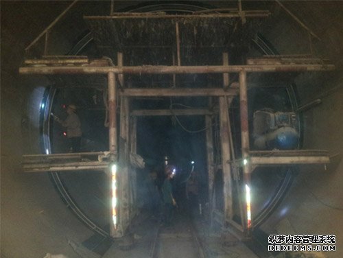 穿黃工程聚脲防水施工