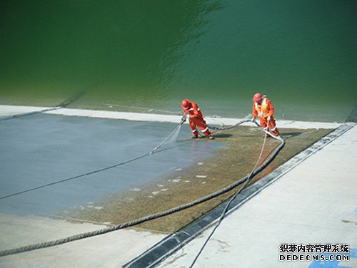 江蘇聚脲噴涂機(jī)河壩防水噴涂施工