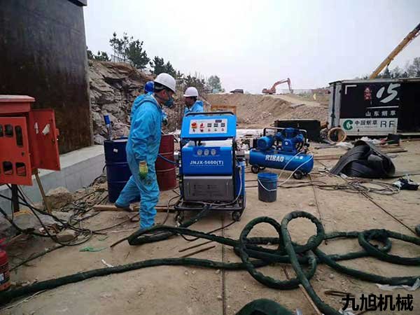 北京聚脲噴涂機JNJX-H5600(T)維護培訓(xùn)