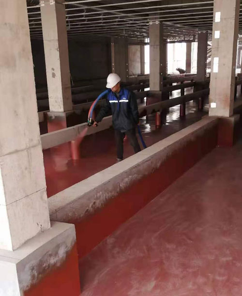 養(yǎng)殖場(chǎng)地面耐磨 有什么材料好 雙組分聚脲噴涂機(jī)(圖2) 養(yǎng)殖場(chǎng)地面耐磨聚脲噴涂案例